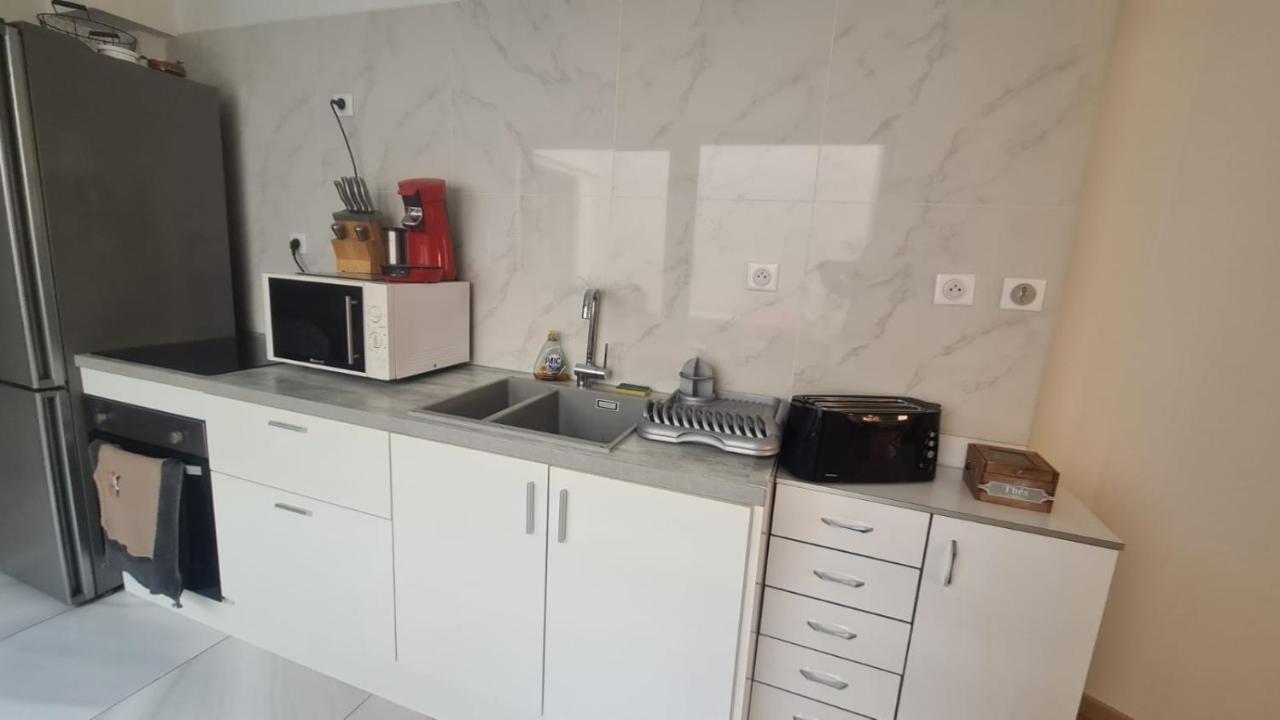 Le Bonheur Est Parfois Cache Dans L'Inconnu Apartment Selestat Luaran gambar